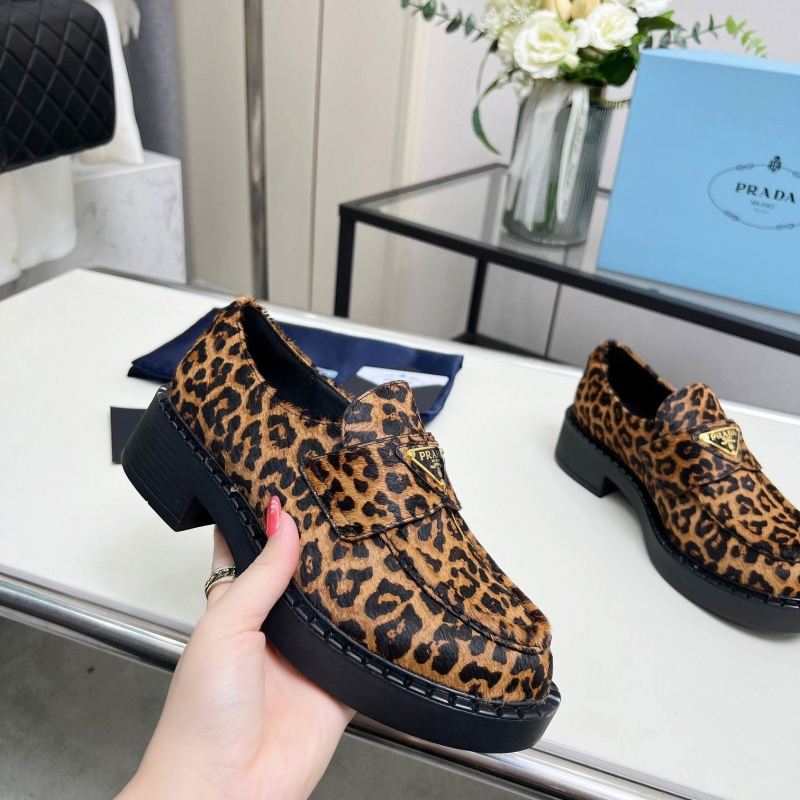 Pra*a leather shoes
